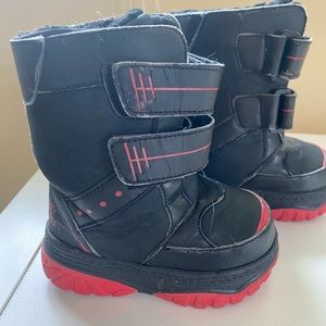 Buster Brown snow boots